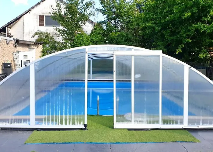 Fafa With Pool Apartmán *