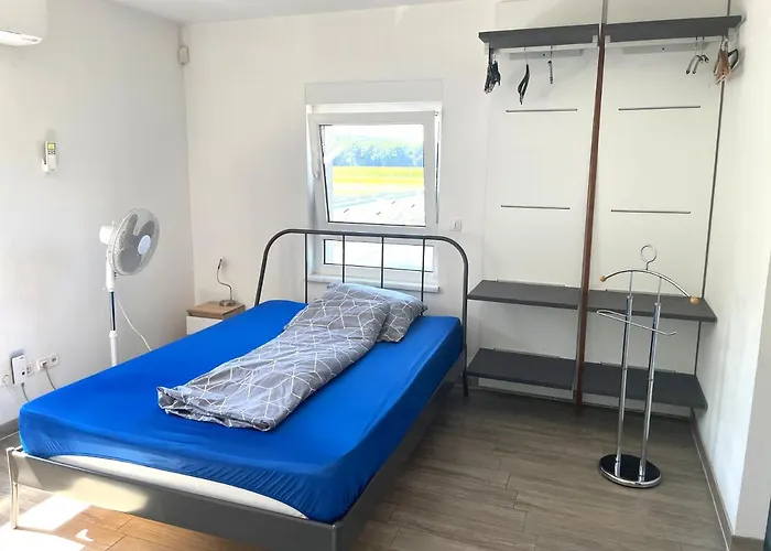 Fafa With Pool Apartmán Essen