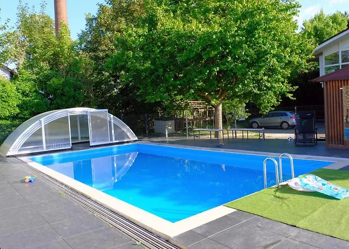 Fafa With Pool Apartmán Essen